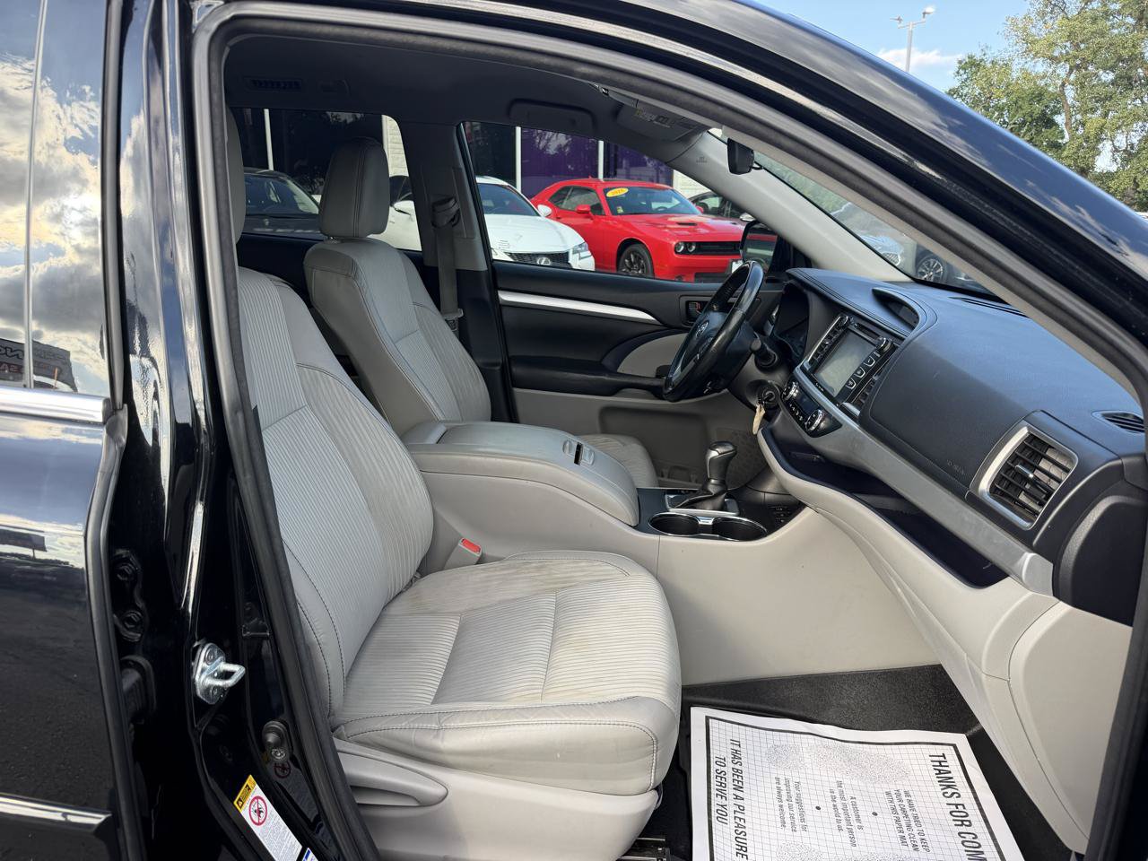 Used 2017 Toyota Highlander Plus AWD/4WD image 15