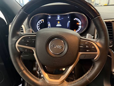 Used 2014 Jeep Grand Cherokee Overland AWD/4WD image 19