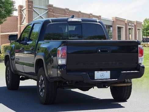 Used 2021 Toyota Tacoma TRD Off-Road w/ TRD Premium Off Road Package AWD/4WD image 7