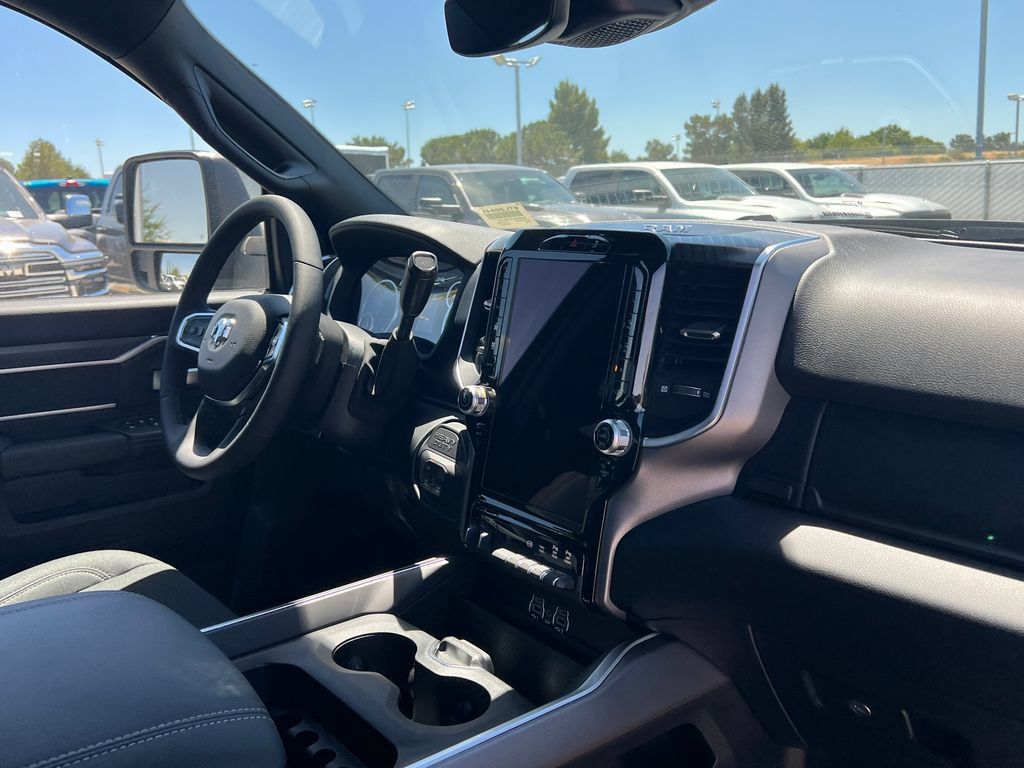 New 2026 RAM 2500 Big Horn AWD/4WD image 13