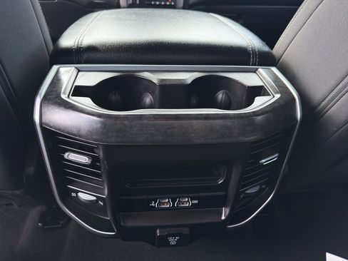 Used 2019 RAM 1500 Big Horn AWD/4WD image 32