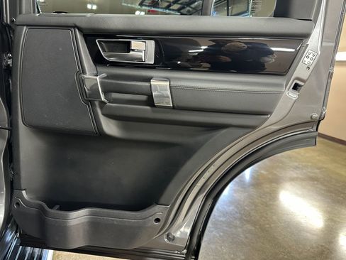 Used 2015 Land Rover LR4 HSE LUX AWD/4WD image 19