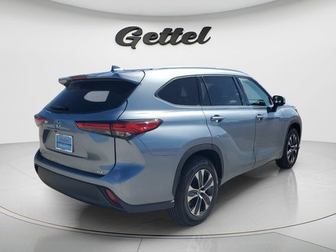 Certified 2020 Toyota Highlander XLE FWD image 5