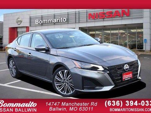 Used 2025 Nissan Altima 2.5 SL FWD image 1