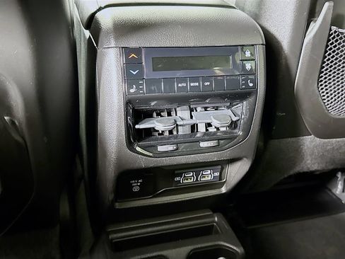 Used 2023 Jeep Grand Cherokee L Limited w/ Luxury Tech Group II AWD/4WD image 30