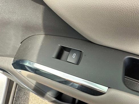 New 2025 Chevrolet Traverse LT w/ Enhanced Driving Package image 28