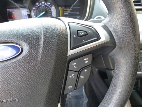 Used 2017 Ford Fusion SE w/ Equipment Group 201A FWD image 28