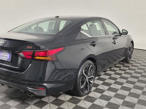Used 2024 Nissan Altima 2.5 SR FWD image 4