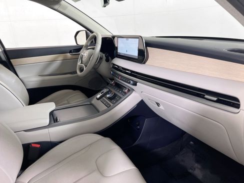 Used 2023 Hyundai Palisade Limited image 32