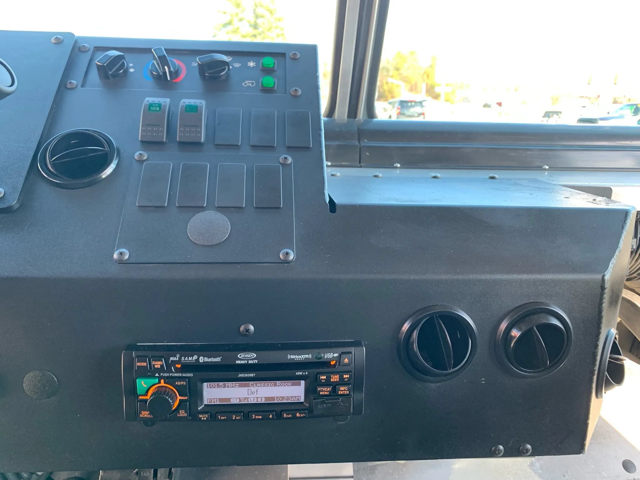 Used 2014 Ford E-350 and Econoline 350 Super Duty w/ A/C Prep Package RWD image 13
