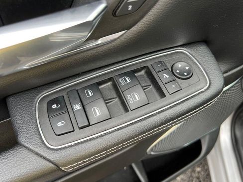 Used 2024 RAM 1500 Laramie image 11