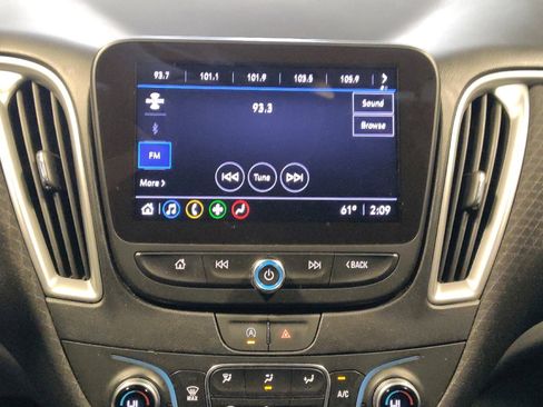 Used 2024 Chevrolet Malibu LT image 25