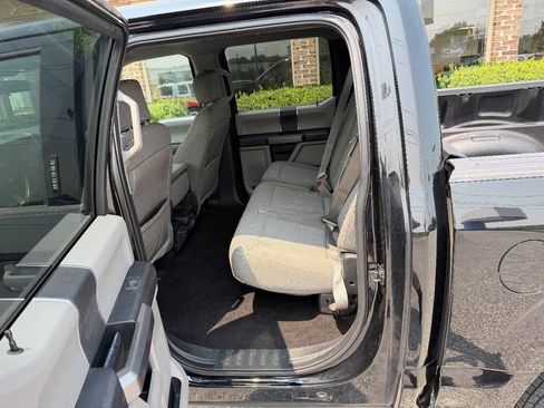 Used 2018 Ford F150 XLT AWD/4WD image 21