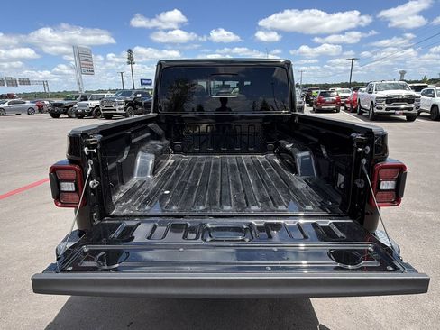 Used 2023 Jeep Gladiator Overland AWD/4WD image 28