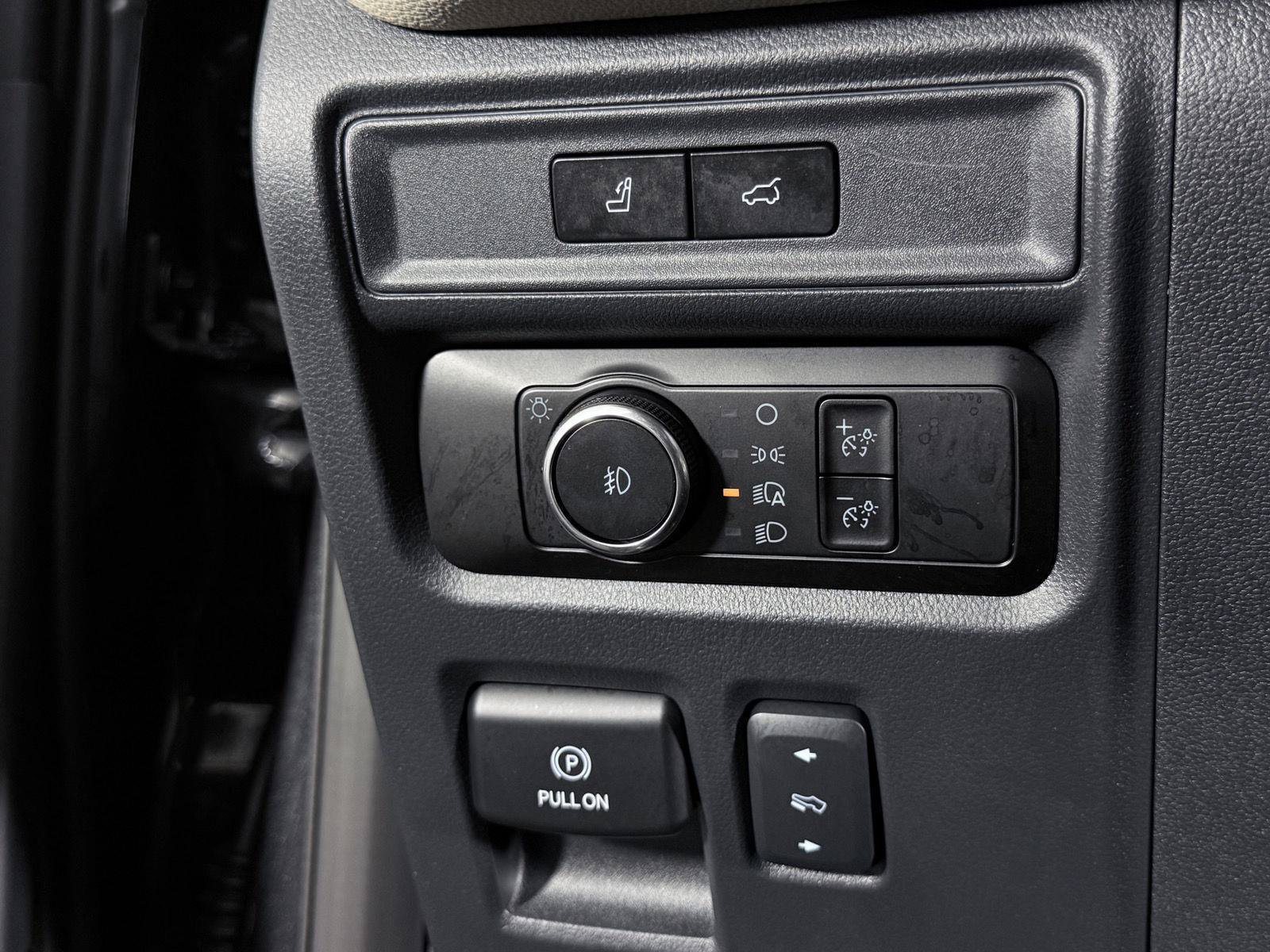 Used 2023 Ford Expedition Limited AWD/4WD image 18