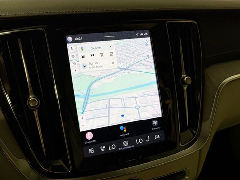 Certified 2024 Volvo S60 B5 Ultimate w/ Climate Package image 13