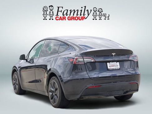 Used 2024 Tesla Model Y Long Range AWD/4WD image 3