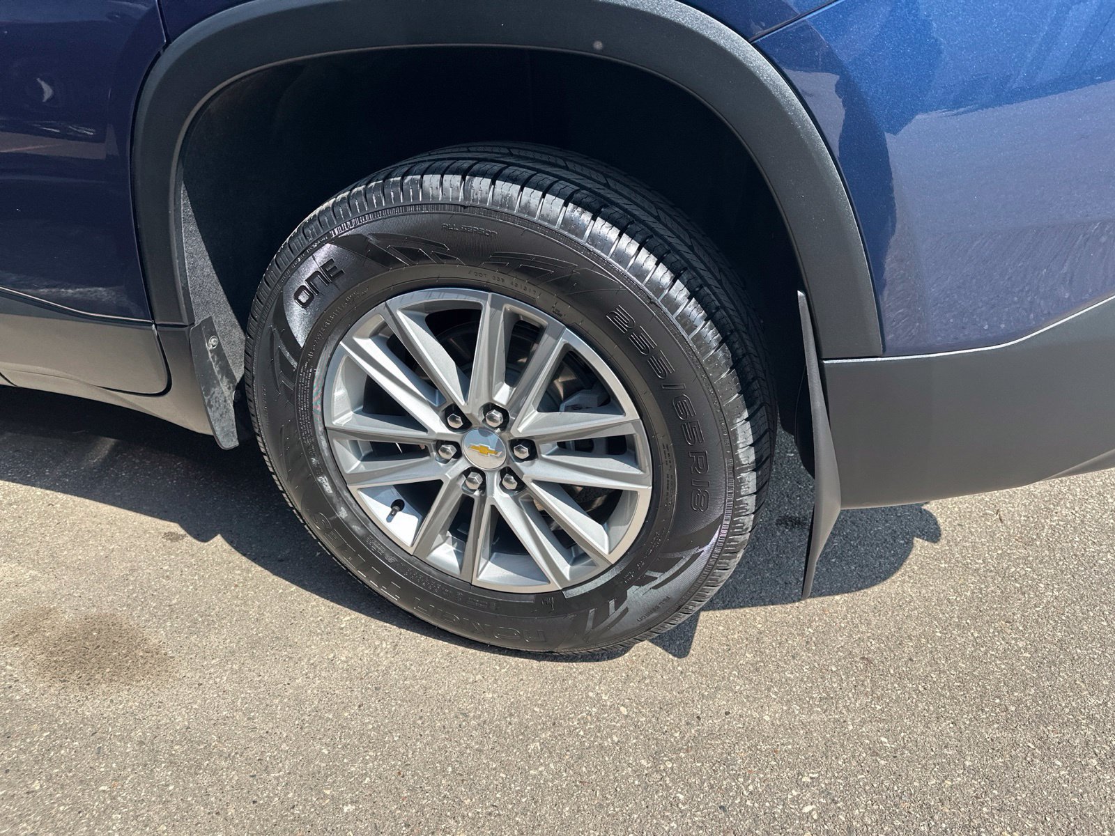 Used 2023 Chevrolet Traverse LT AWD/4WD image 9