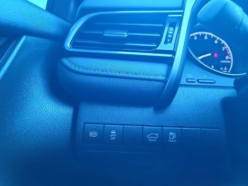 Used 2023 Toyota Camry SE image 16