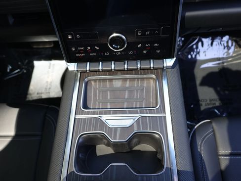 Used 2024 GMC Sierra EV Denali image 20