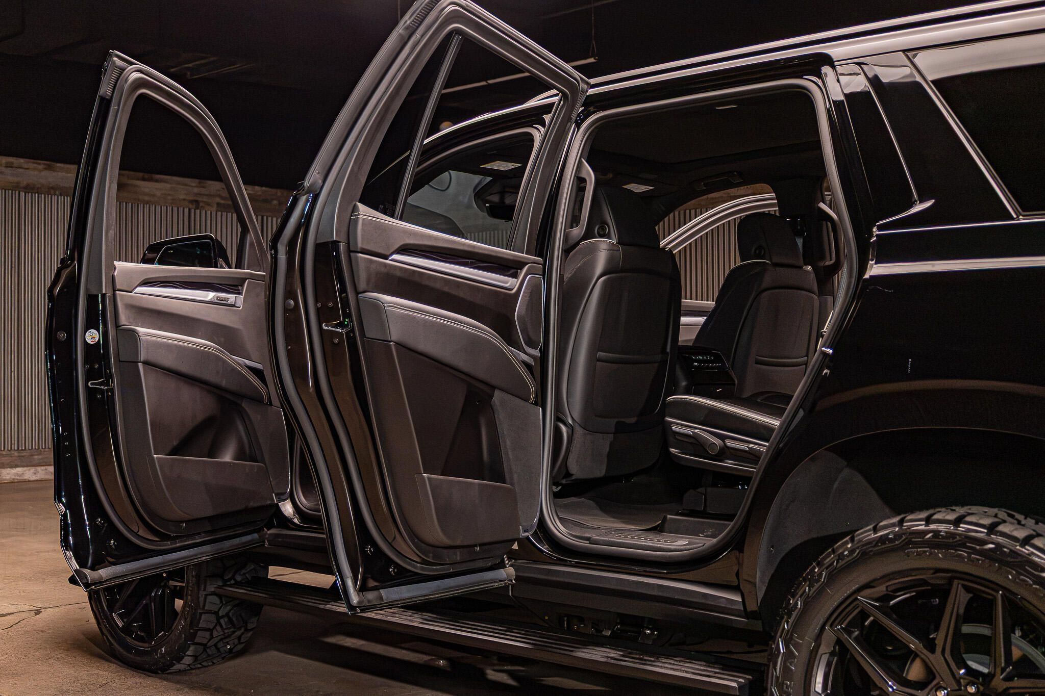 Used 2025 Cadillac Escalade Sport AWD/4WD image 29
