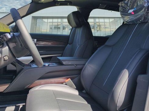 New 2026 Cadillac Vistiq Sport w/ LPO, Floor Liner Package AWD/4WD image 12