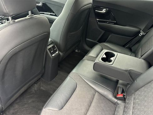 Used 2021 Kia Niro Touring image 15
