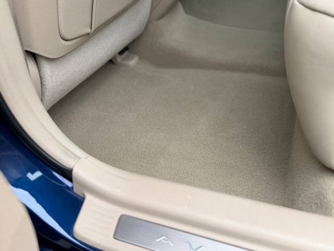 Used 2007 Toyota Avalon Touring FWD image 12