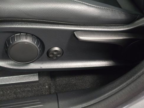 Used 2022 Mercedes-Benz EQB 350 4MATIC image 32