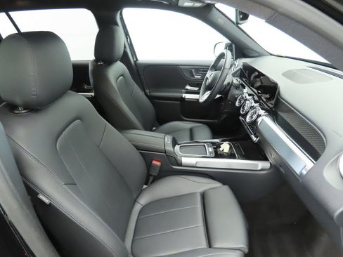 Certified 2025 Mercedes-Benz GLB 250 image 18