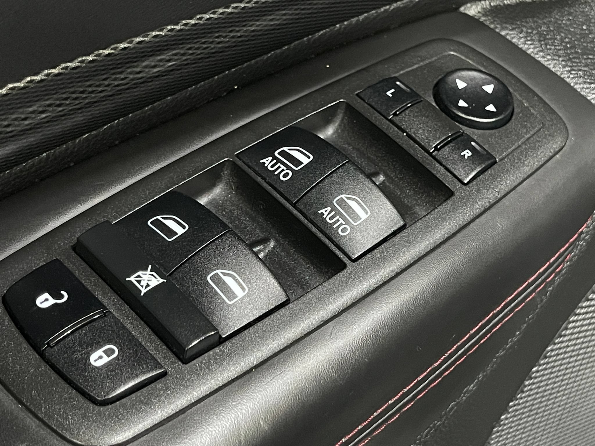 Used 2022 Dodge Durango R/T w/ Blacktop Package AWD/4WD image 16