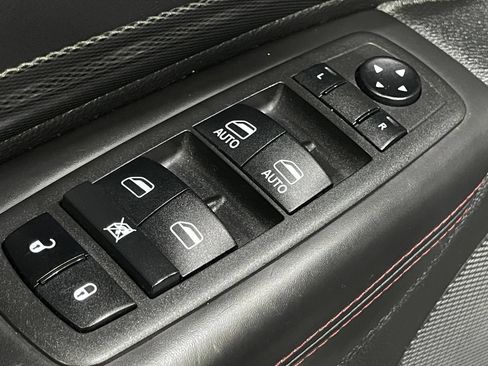 Used 2022 Dodge Durango R/T w/ Blacktop Package AWD/4WD image 16