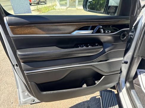 Used 2022 Jeep Grand Wagoneer Series I w/ Flexible Seating Group AWD/4WD image 10