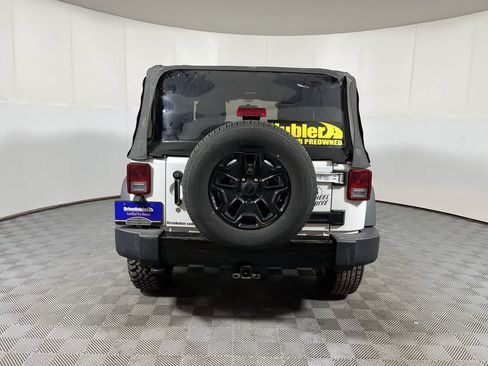 Used 2017 Jeep Wrangler Sport AWD/4WD image 7