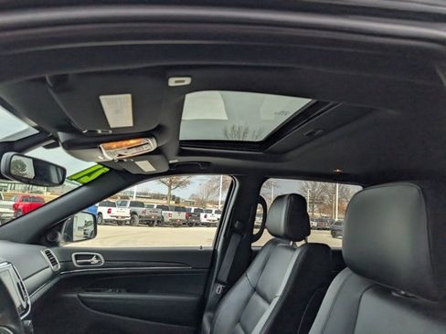 Used 2021 Jeep Grand Cherokee Limited image 3