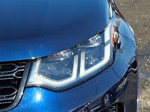 Used 2023 Land Rover Discovery Sport SE R-Dynamic image 9