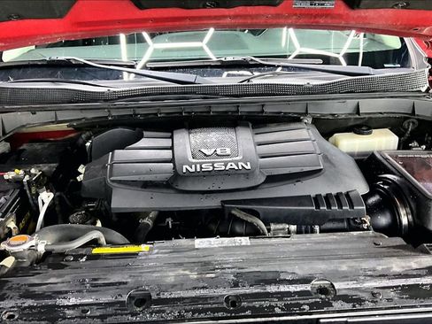 Used 2018 Nissan Titan PRO-4X w/ Pro-4x Convenience Package AWD/4WD image 31