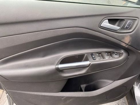 Used 2018 Ford Escape SE image 15