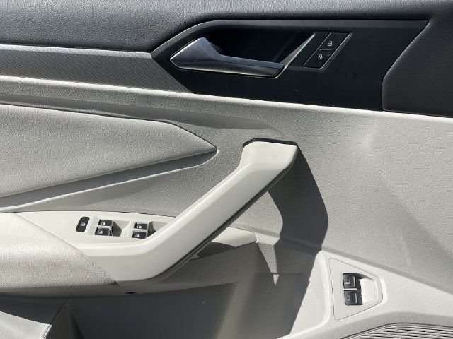Used 2021 Volkswagen Jetta SE FWD image 22