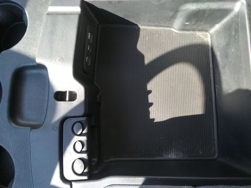 Used 2018 RAM 1500 Classic SLT image 14