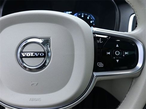 Used 2021 Volvo XC90 T5 Momentum w/ Climate Package image 14