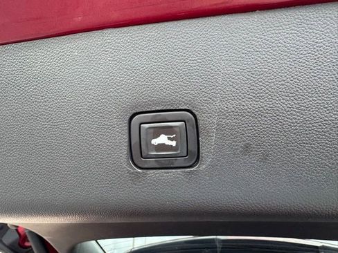 Used 2020 Chevrolet Traverse Premier w/ LPO, Floor Liner Package image 28