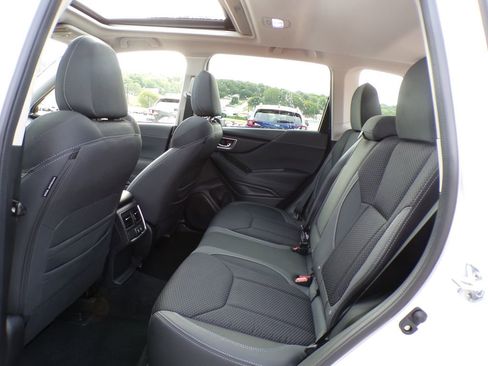 Used 2023 Subaru Forester Premium AWD/4WD image 19