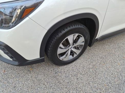 Used 2023 Subaru Ascent Premium w/ Convenience Package image 6