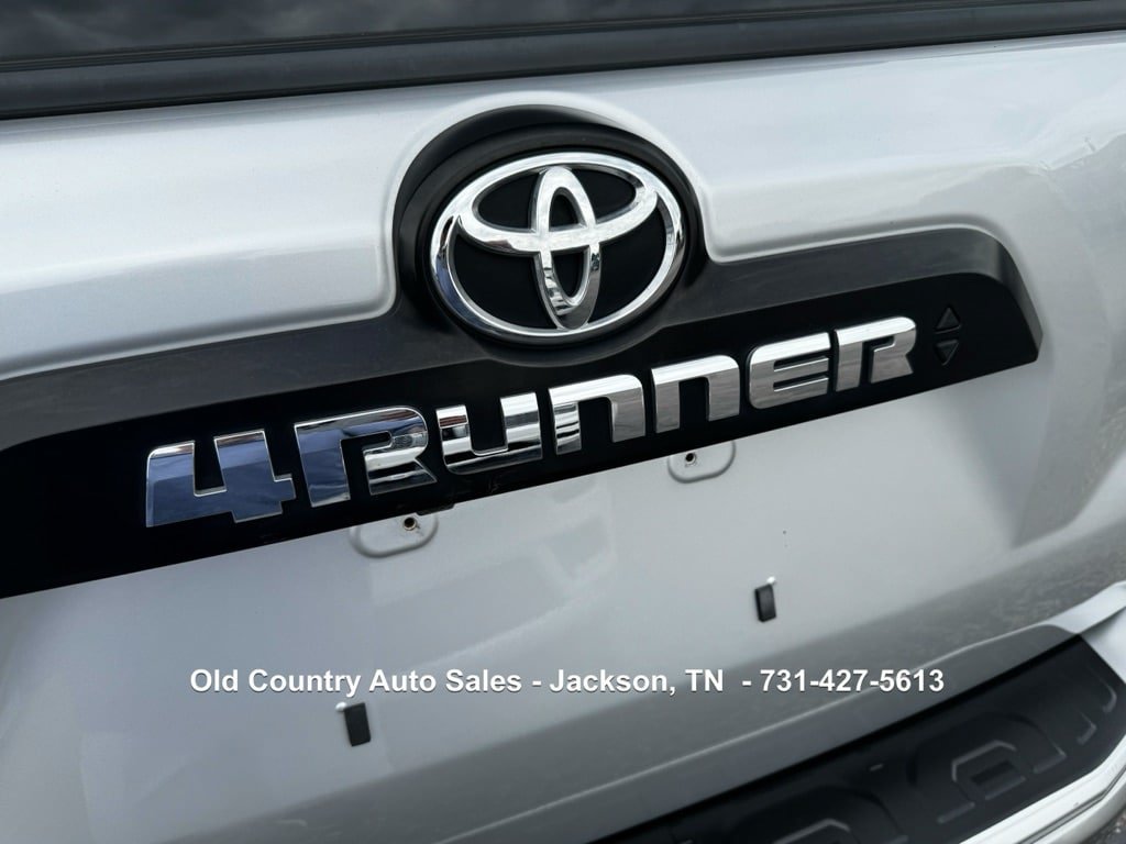 Used 2022 Toyota 4Runner TRD Off-Road Premium AWD/4WD image 9
