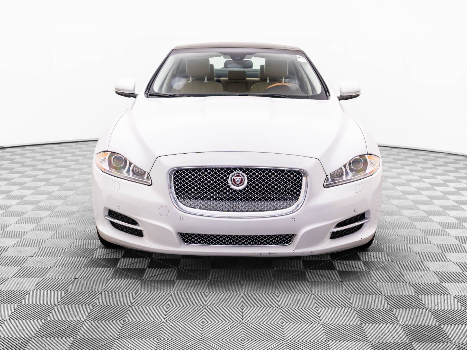 Used 2015 Jaguar XJ AWD image 8
