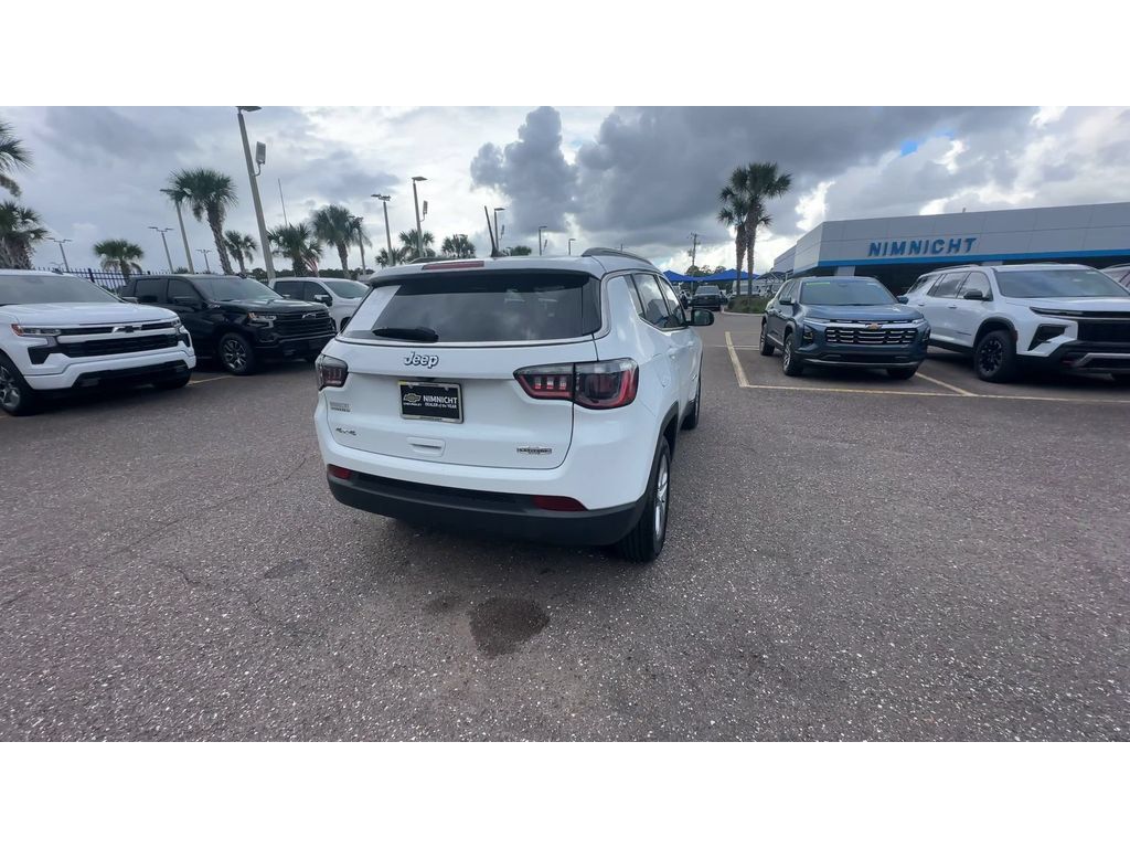 Used 2024 Jeep Compass Latitude AWD/4WD image 7