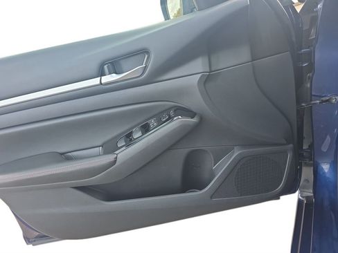 Used 2024 Nissan Altima 2.5 SR image 17