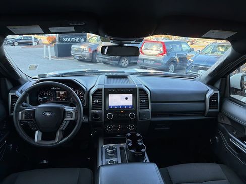 Used 2020 Ford Expedition XLT image 22