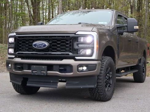 Used 2023 Ford F250 XL w/ STX Appearance Package AWD/4WD image 4